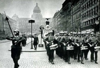 Prague Private Guided Tours / WWII